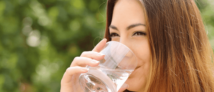woman-drinking-water-benefits-health