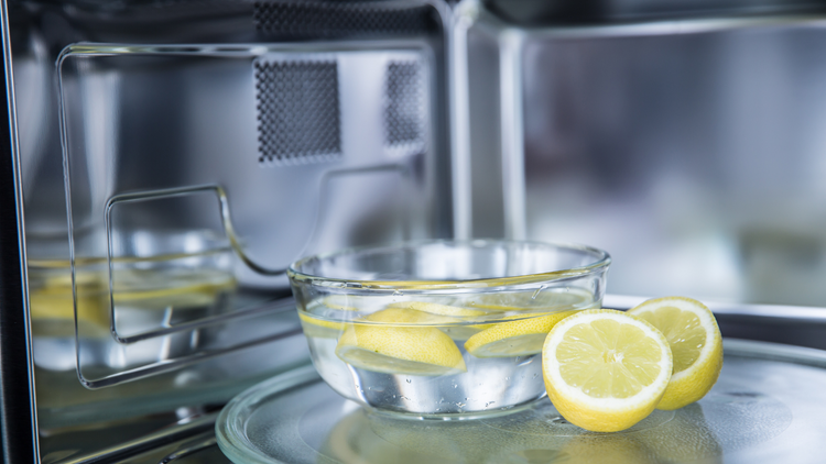 True Lemon Hacks: Microwave Cleaning With Lemon